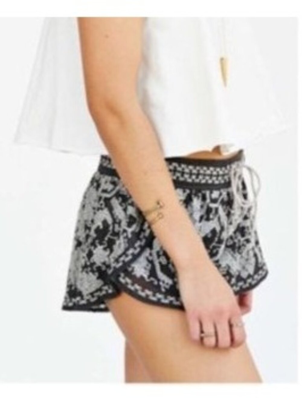 Urban Outfitters Y2K ECOTE Gray Ivory Embroidered Wide A Line Shorts Large